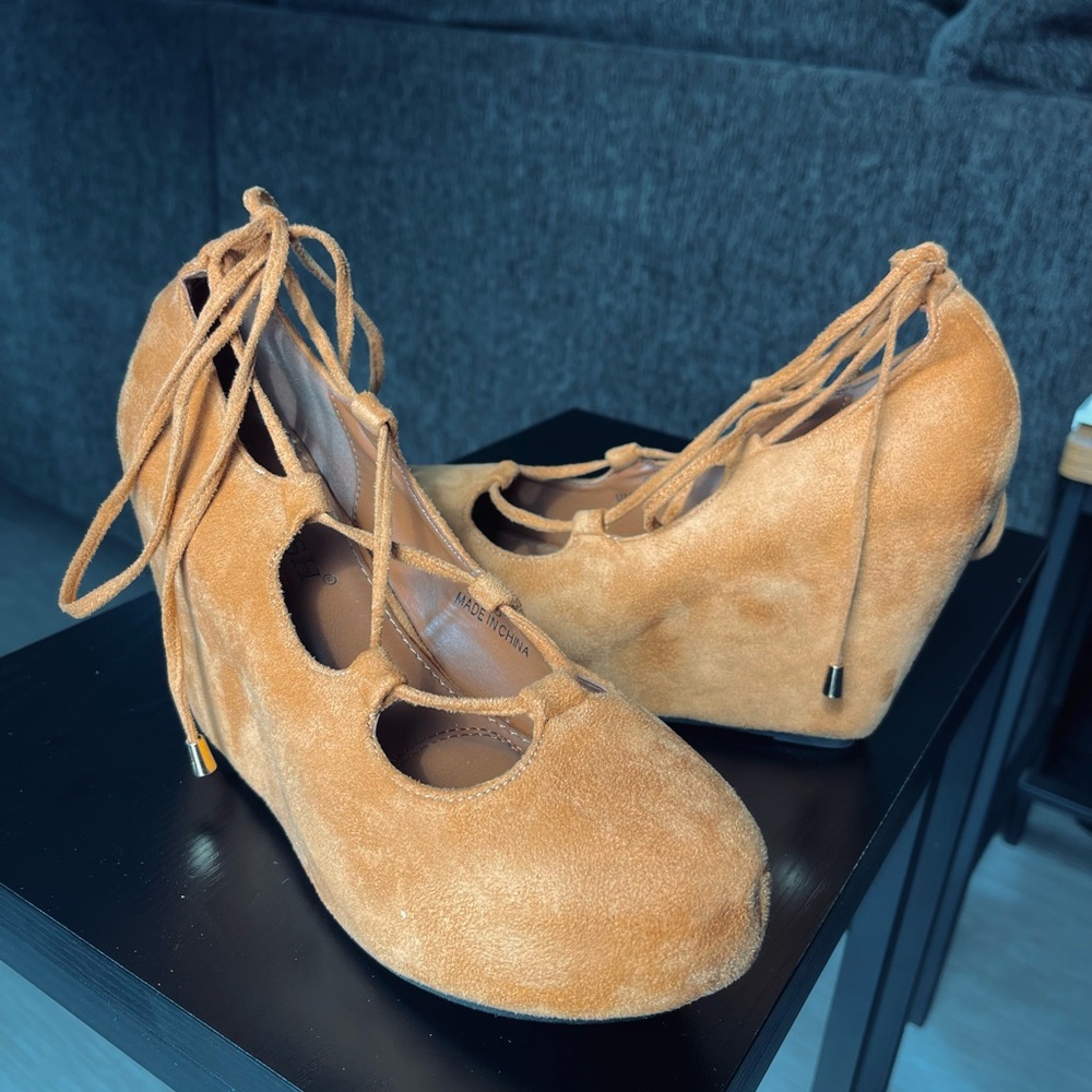 CHERISH Tan Wedge Shoes